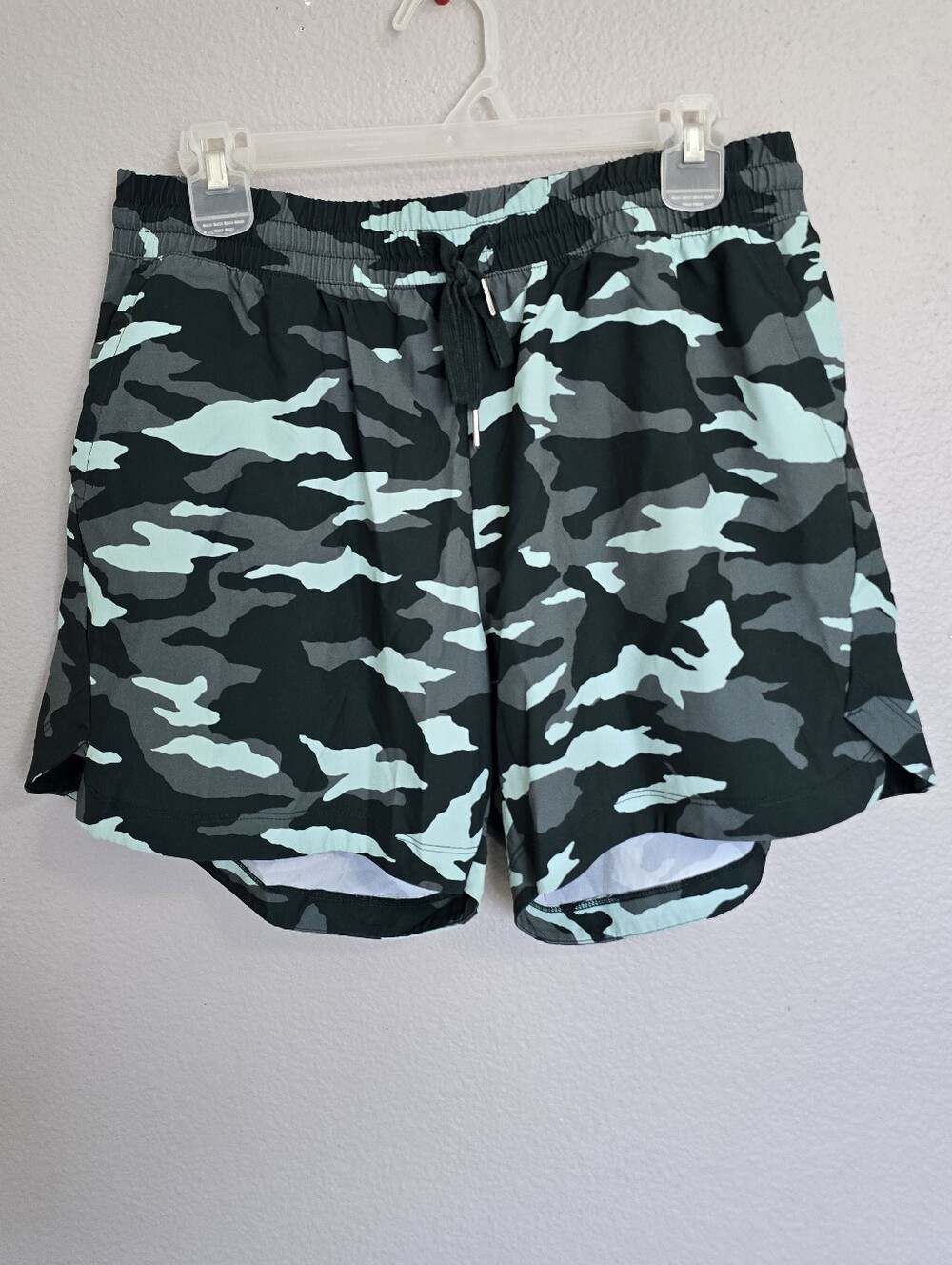 MARIKA Women's Short Camo Libby Shorts& Mint Camo Athletic Shorts/ L